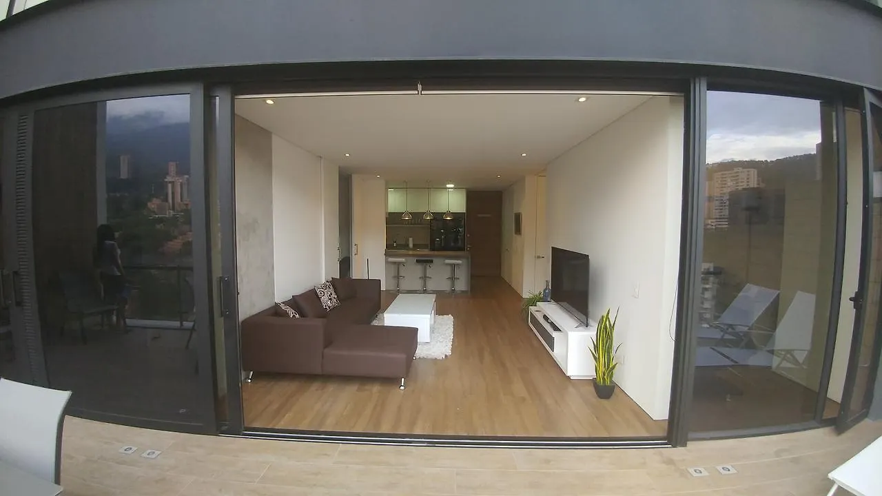 Energy Living Iconic 5 Star Condo Close To Lleras Medellín 0*,