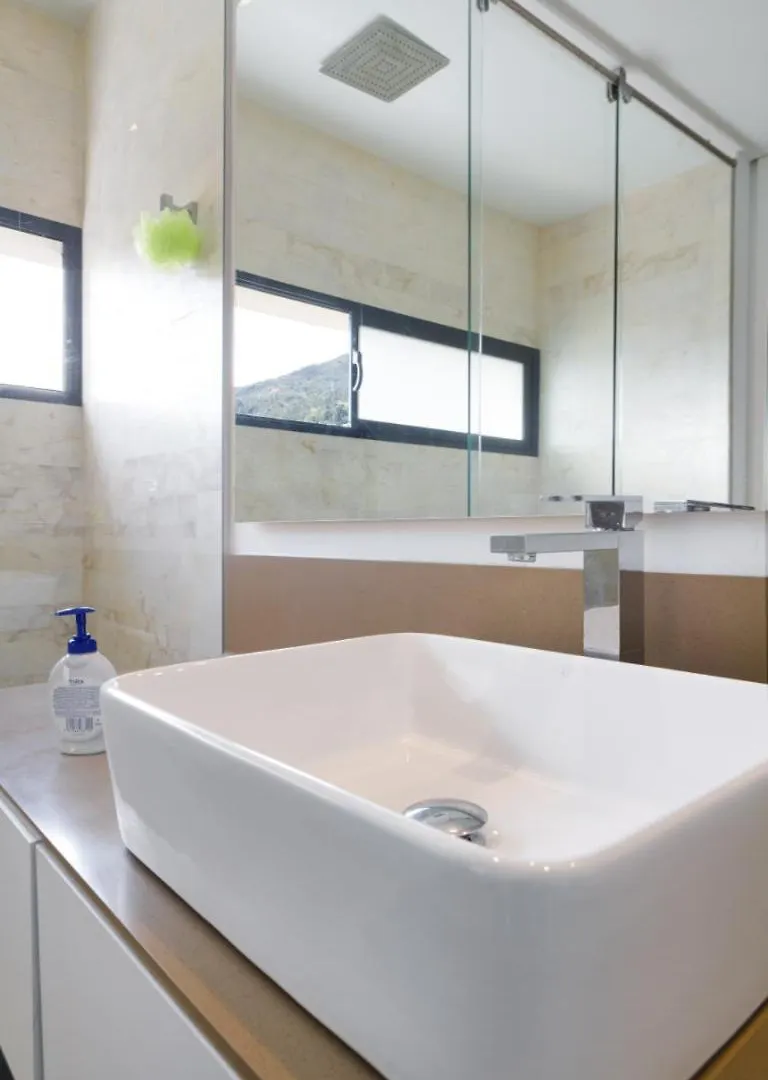 Energy Living Iconic 5 Star Condo Close To Lleras Medellín 0*,
